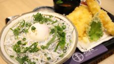 温玉しらす丼と天ぷら盛合わせ定食